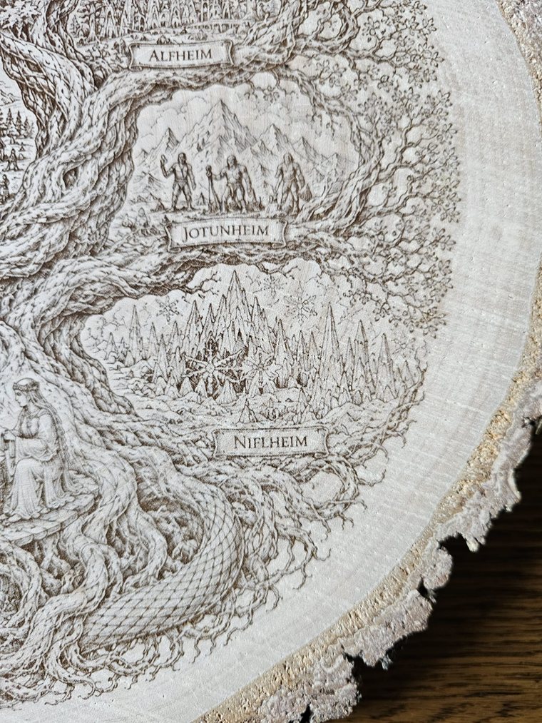 Detail der Baumscheibe: Jötunheim und das eisige Niflheim