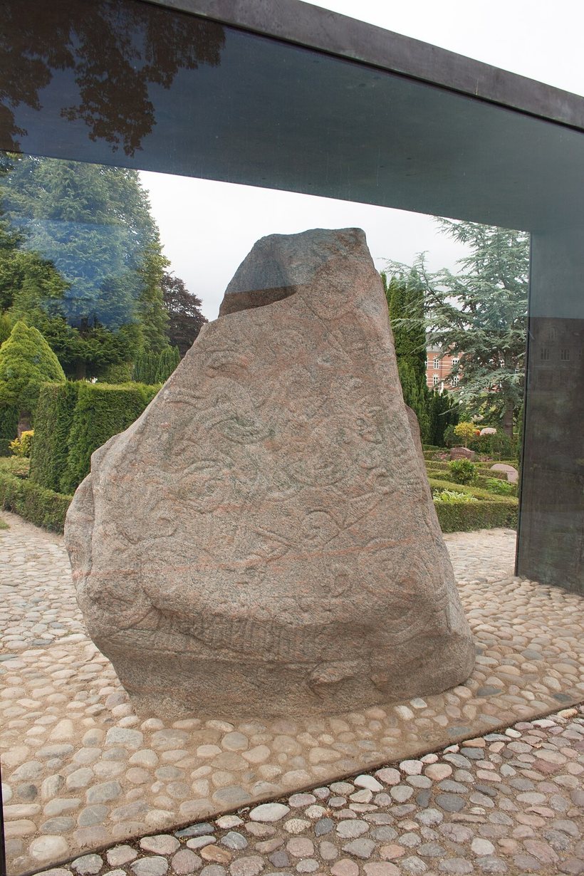 Der große Jelling-Runenstein Harald Blauzahns